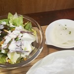 キッチン ブルー グローブ - サラダ、お新香のアップ