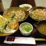 めん房つるつる - 越前おろし蕎麦300円（半額）+天ぷら300円（2014.03）