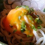 ころうどん　たまごの黄身だけかける