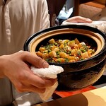 銀座 しのはら - 薄い豆と焼き帆立、筍桜海老の唐揚げご飯