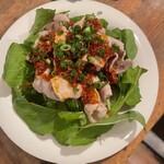 いかり屋Kitchen - 豚しゃぶルッコラサラダ　自家製食べるラー油がけ