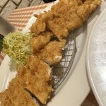 コートレット - Σ(￣ﾛ￣lll) ごっついチキンカツ３００ｇ　豆腐より硬い　 写真では伝わらない驚きと、楽しさと、美味しさがあります