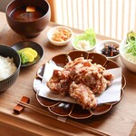 [All-you-can-eat] Dan'nai special fried chicken set meal