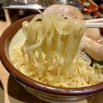 俺流塩らーめん - ツルツル、シコシコのちぢれ麺。