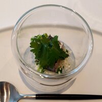 Alchimiste - アミューズ・ブーシュ(千葉産太刀魚の昆布締め、炙り？カリフラワーのタブレ)