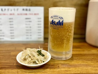 Kameido Gyouza - 生ビールとお通しのもやし