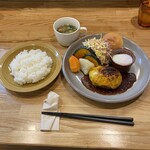 Kitchen On My Plate - 最後はBBQテリヤキチーズハンバーグ150㌘1,450円。