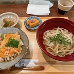 自家製粉石臼挽きうどん 青空blue - 親子丼とひやかけのランチセット