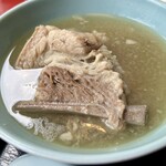 獅天鶏飯 - 肉骨茶（バクテー）
