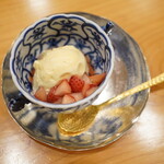 みつき - 白バラ牛乳アイスとホットいちご
