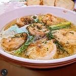 季節のアヒージョ　バゲット添え