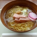 モアナ ガーデン カフェ - 料理写真:アロハ醤油ラーメン 700円