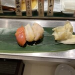 寿司 魚がし日本一 - 貝三貫（赤貝、つぶ貝、北寄貝）