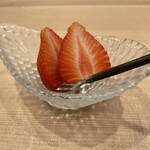 銀座 海味 - 最後に苺いただきます