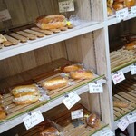 スモモハウス - 棚のパン