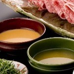 Tsukitei - 刻み野菜とオリジナルの山葵だれや胡麻だれで頂く月亭のしゃぶしゃぶは絶品です。