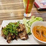 ベトナム料理 シクロ - スペアリブとヒゲ茶