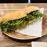 ベトナム料理 シクロ - バインミー パクチー増し