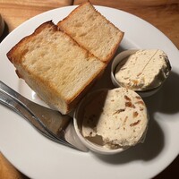 カルネジーオ イースト - 