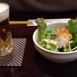 セットのグラスビール＆サラダ