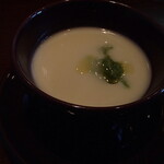 レストランやまぐち - カリフラワーのスープ
