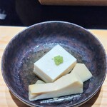 瓢嘻 - ・先付：自慢の出汁でいただく胡麻豆腐