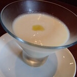 レストランやまぐち - カリフラワーのスープ