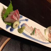 月亭 新宿本店 - お刺身3点（1800）※カンパチ・鯛・甘エビ