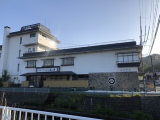 越後平野と弥彦連山一望の宿 穂々 - 外観