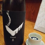 府中日本酒バルTOKUTOUSEKI - 亀齢500円冷が周年祭で半額