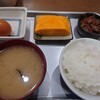 銀シャリ en - 料理写真:卵焼き·牛肉しぐれ煮·生タマゴ·しじみ汁·ゴハン♪