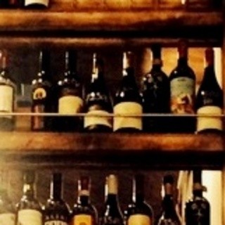 グラスワインは450円～、ボトルは2200円～♪