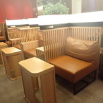 ダイヤモンド・プレミアラウンジ - 内観