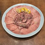 焼肉 静龍苑 - タン塩、塩ハラミ