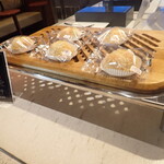 ダイヤモンド・プレミアラウンジ - JAL特製焼きカレーパン