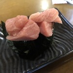 金太郎寿司 - 本まぐろトロぶつ