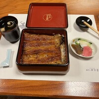 鰻割烹 伊豆栄 梅川亭 - 鰻重。香の物。肝吸。