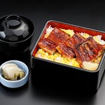【夏季午餐限定菜单】 鳗鱼盒饭(附汤、咸菜)