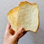 ブーランジェリ･エ･カフェ　オブジェ - ミニソフト食パン♡食パンが食べたい！でも市販の食パンはいらない！！食べるならやっぱりオブジェさんの食パン！(過激派) そのまま何もつけずに食べるのがお気に入りです♡♡