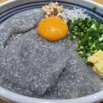 Sushi Mihama - 生シラス丼(大盛+300円)(卵黄+100円) 2100円