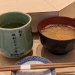 Kanda Edokkozushi - 海老の頭が入った味噌汁