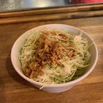 Kari Shoppu Kujira - サービスで付く野菜サラダ