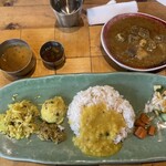 ZERO ONE CURRY A.o.D - カレー1種のミールス(マトン) 1,400円