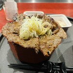 正泰苑 芝大門店 - 肉は8枚ほど