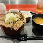 正泰苑 芝大門店 - ご飯は230g ちょうど良い量でしたが、足りない方は＋100円で大盛りにできます
