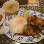 タイ料理サバイ・サバイ - 