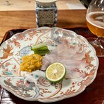 ななしの庵 - 大船渡の平目と宮古のウニのお造り
      アスパラみたいなのはオオナルコユリ