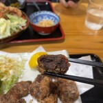 まるみ食堂 - 鯨らしく真っ黒なお肉