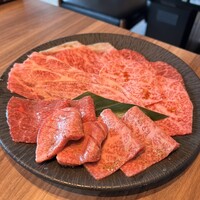 焼肉うしごろ 新宿三丁目店 - 