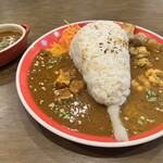 Spice Curry Roche - チキン&魚介&ビーフの3種盛　辛め